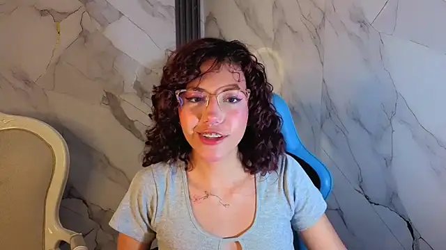 zoe ch  online show from June 4, 3:12 am