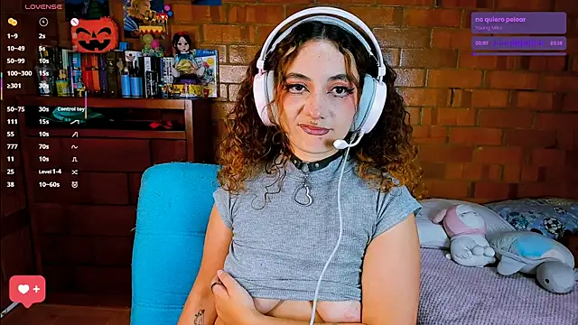 Snapshot of Annycolin_ chatting on October 17, 12:01 am Annycolin online show from October 17, 12:01 am