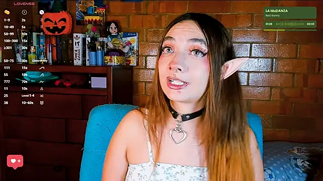 Snapshot of Annycolin_ chatting on October 22, 3:18 am Annycolin online show from October 22, 3:18 am