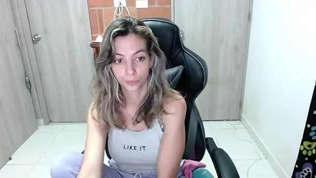 Princezzlove3 online show from February 4, 9:52 pm