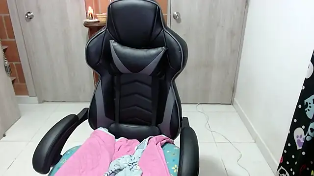 Princezzlove3 online show from February 6, 12:00 am