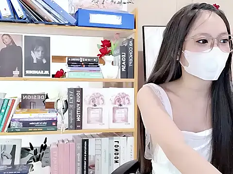 Snapshot of Lush-Office chatting on February 7, 2:48 am Lush-Office online show from February 7, 2:48 am