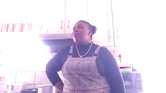 omalicha98 online show from December 15, 7:23 am