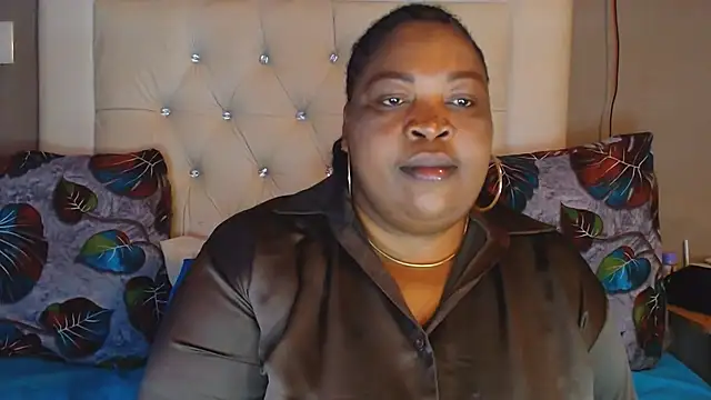 omalicha98 online show from August 5, 7:22 am