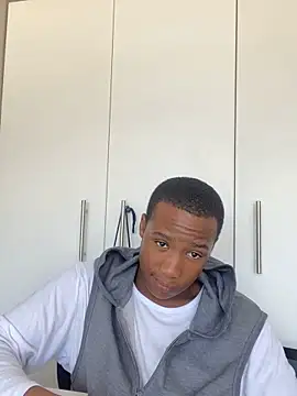 Snapshot of snotLoud chatting on February 12, 9:10 am snotLoud online show from February 12, 9:10 am