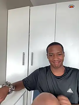 Snapshot of snotLoud chatting on February 13, 10:12 am snotLoud online show from February 13, 10:12 am