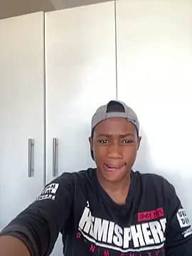 Snapshot of snotLoud chatting on February 15, 7:27 am snotLoud online show from February 15, 7:27 am