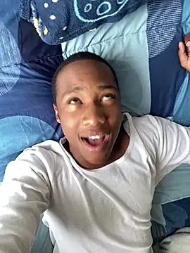 Snapshot of snotLoud chatting on February 16, 11:49 am snotLoud online show from February 16, 11:49 am