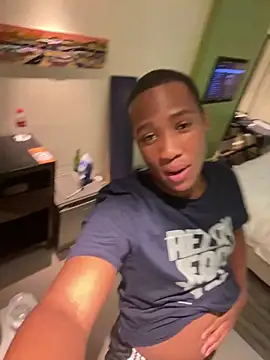 Snapshot of snotLoud chatting on February 19, 9:36 pm snotLoud online show from February 19, 9:36 pm