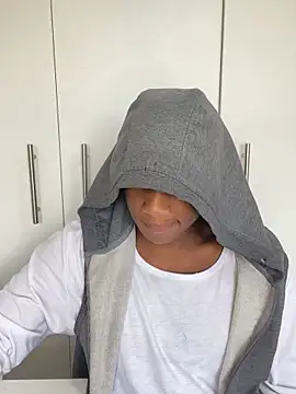 Snapshot of snotLoud chatting on February 28, 5:48 am snotLoud online show from February 28, 5:48 am