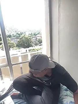 Snapshot of snotLoud chatting on March 21, 9:01 am snotLoud online show from March 21, 9:01 am