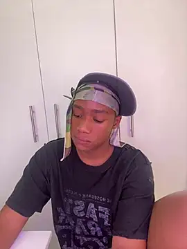 Snapshot of snotLoud chatting on March 22, 9:56 am snotLoud online show from March 22, 9:56 am