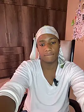 Snapshot of snotLoud chatting on January 10, 12:29 pm snotLoud online show from January 10, 12:29 pm