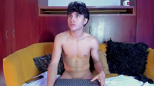 ZaneeCross online show from January 12, 5:01 pm