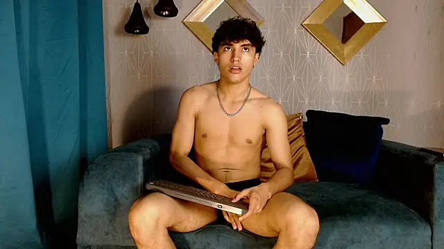 ZaneeCross online show from February 2, 2:02 pm
