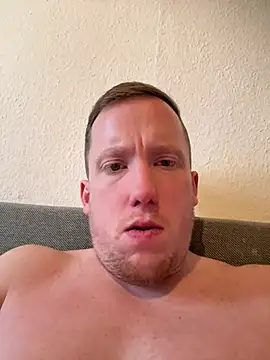 Snapshot of Sklavesucht2025 chatting on January 27, 12:48 pm Sklavesucht2025 online show from January 27, 12:48 pm