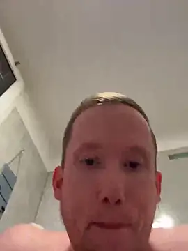 Snapshot of Sklavesucht2025 chatting on November 20, 2:23 am Sklavesucht2025 online show from November 20, 2:23 am