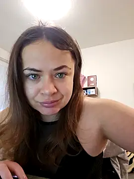 Snapshot of Your___Hope chatting on December 4, 6:44 am Your Hope online show from December 4, 6:44 am