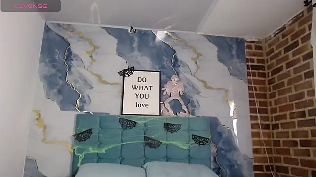 esmeralda-bk online show from October 30, 7:36 pm