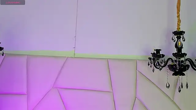 Snapshot of Aitana_Hilton_ chatting on September 29, 12:32 pm Aitana Hilton online show from September 29, 12:32 pm