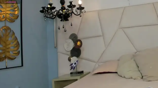 Snapshot of Aitana_Hilton_ chatting on October 25, 11:40 am Aitana Hilton online show from October 25, 11:40 am