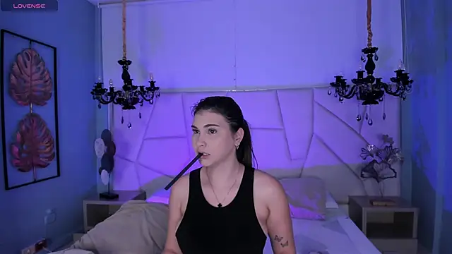 Aitana Hilton  online show from November 12, 11:54 am