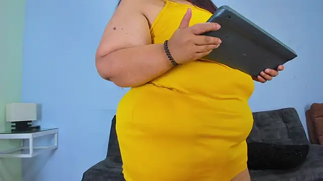 Snapshot of Charlotte_curvy_ chatting on January 24, 11:12 pm Charlotte curvy online show from January 24, 11:12 pm