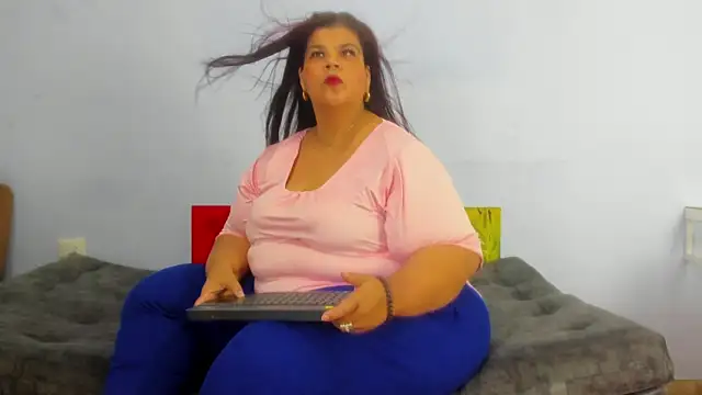Snapshot of Charlotte_curvy_ chatting on February 27, 7:47 pm Charlotte curvy online show from February 27, 7:47 pm
