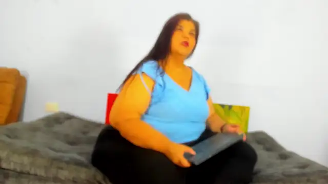 Snapshot of Charlotte_curvy_ chatting on March 3, 7:49 pm Charlotte curvy online show from March 3, 7:49 pm