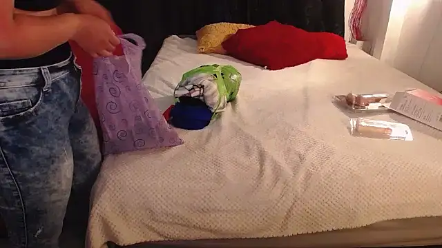 Snapshot of zahra_Jalid chatting on February 8, 1:01 pm zahra Jalid online show from February 8, 1:01 pm