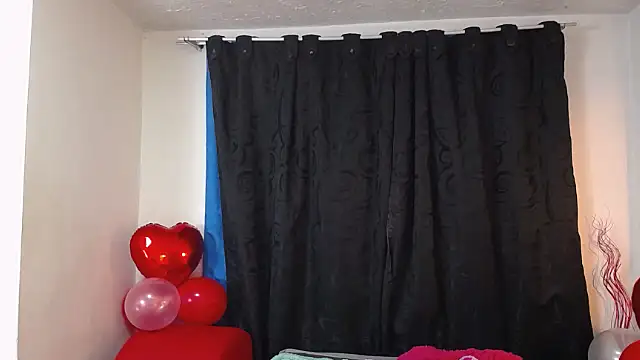 Snapshot of zahra_Jalid chatting on February 21, 7:43 pm zahra Jalid online show from February 21, 7:43 pm