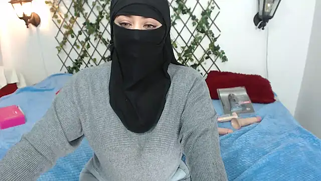 Snapshot of zahra_Jalid chatting on March 10, 11:06 pm zahra Jalid online show from March 10, 11:06 pm