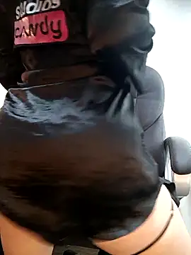 Snapshot of zahra_Jalid chatting on October 12, 3:55 pm zahra Jalid online show from October 12, 3:55 pm