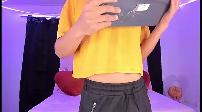 Ethan Boyy online show from January 24, 10:30 pm