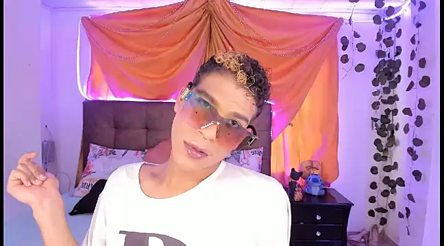 Ethan Boyy online show from March 4, 6:07 pm