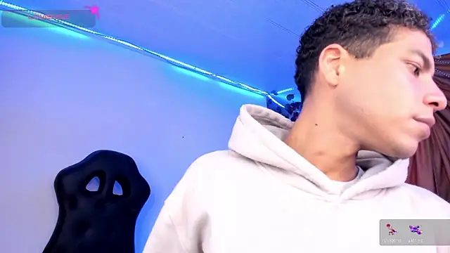 Ethan Boyy online show from November 17, 10:15 pm