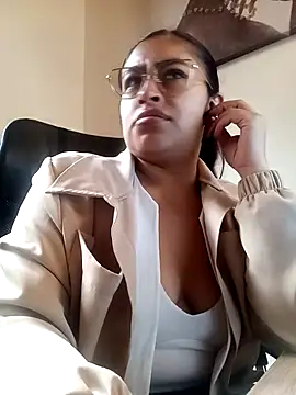 Snapshot of AnonymousGirl chatting on March 20, 3:17 pm AnonymousGirl online show from March 20, 3:17 pm