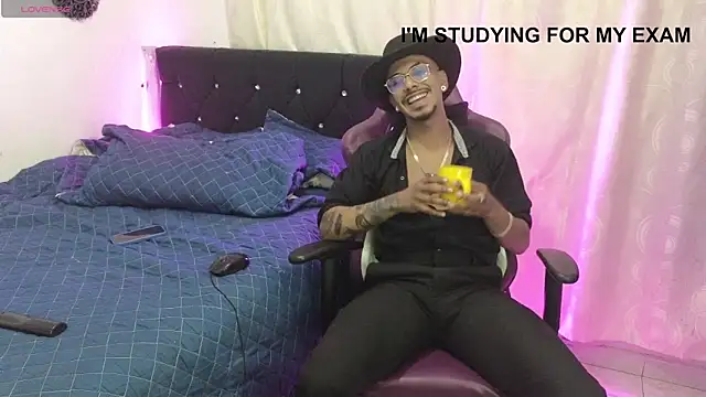 Snapshot of eros-0001 chatting on February 5, 3:02 am eros-0001 online show from February 5, 3:02 am