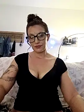 F0xLeigh online show from December 17, 8:09 am