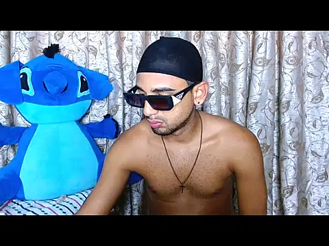 Snapshot of dannyhardx chatting on November 28, 9:17 pm dannyhardx online show from November 28, 9:17 pm