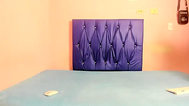 Latinos 2001 online show from December 19, 12:56 pm