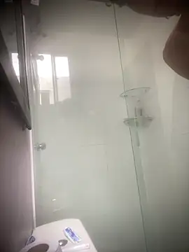 Latinos 2001 online show from March 17, 3:04 pm