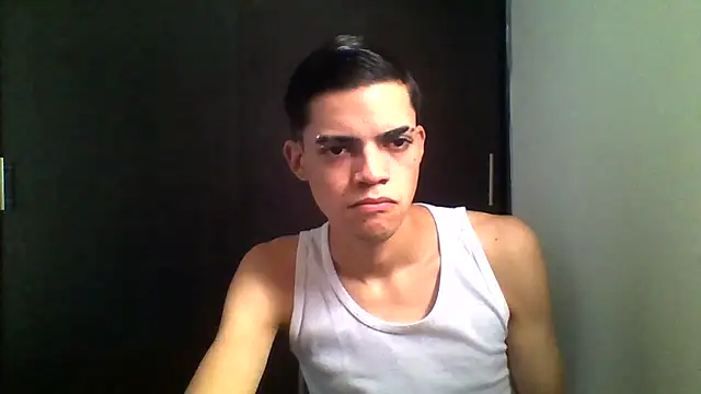 Latinos 2001 online show from May 14, 2:35 pm