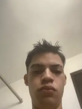 Latinos 2001 online show from July 17, 12:56 pm