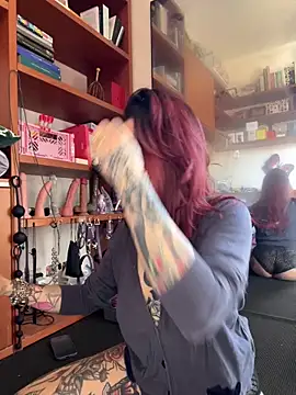 Dancing wmyselF  online show from November 1, 12:07 pm