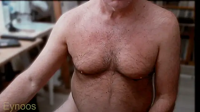 Eynoos  online show from September 15, 8:20 pm