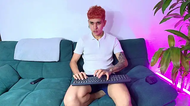 Snapshot of Sky_dirty chatting on January 30, 8:42 pm Sky dirty online show from January 30, 8:42 pm