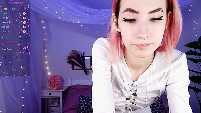 Snapshot of Kar1_na_ chatting on March 7, 5:29 am Kar1 na online show from March 7, 5:29 am