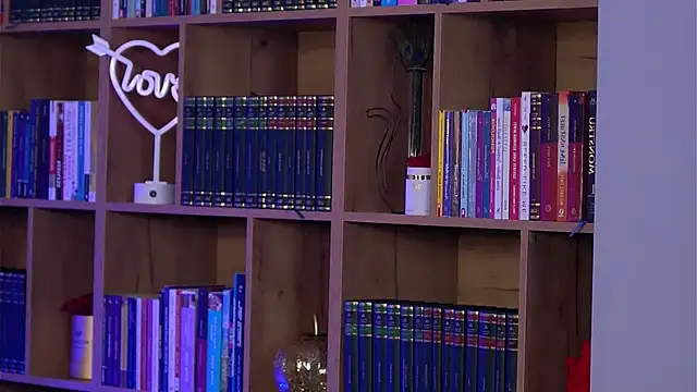 Snapshot of SarahPeach8 chatting on December 4, 9:51 am SarahPeach8 online show from December 4, 9:51 am