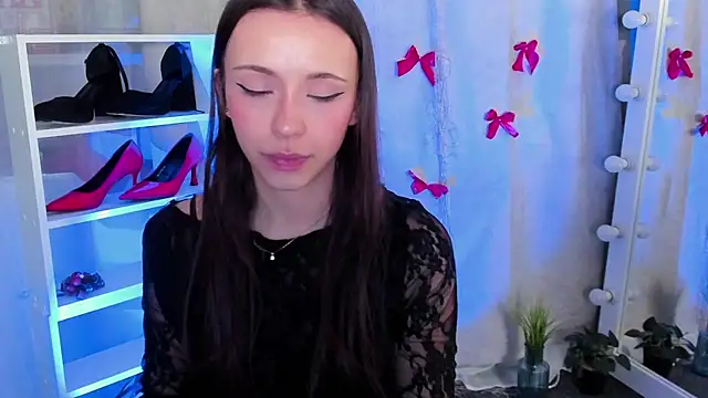 Sahara Shields online show from January 23, 1:24 pm